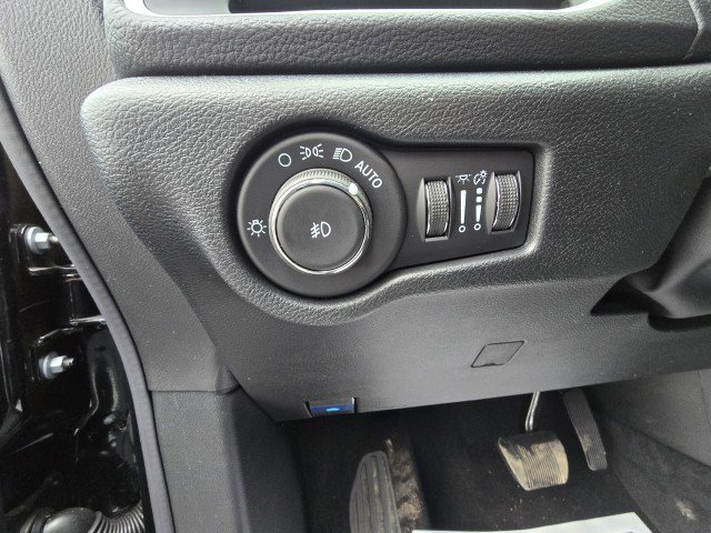 New 2026 Chrysler Pacifica Select image 17