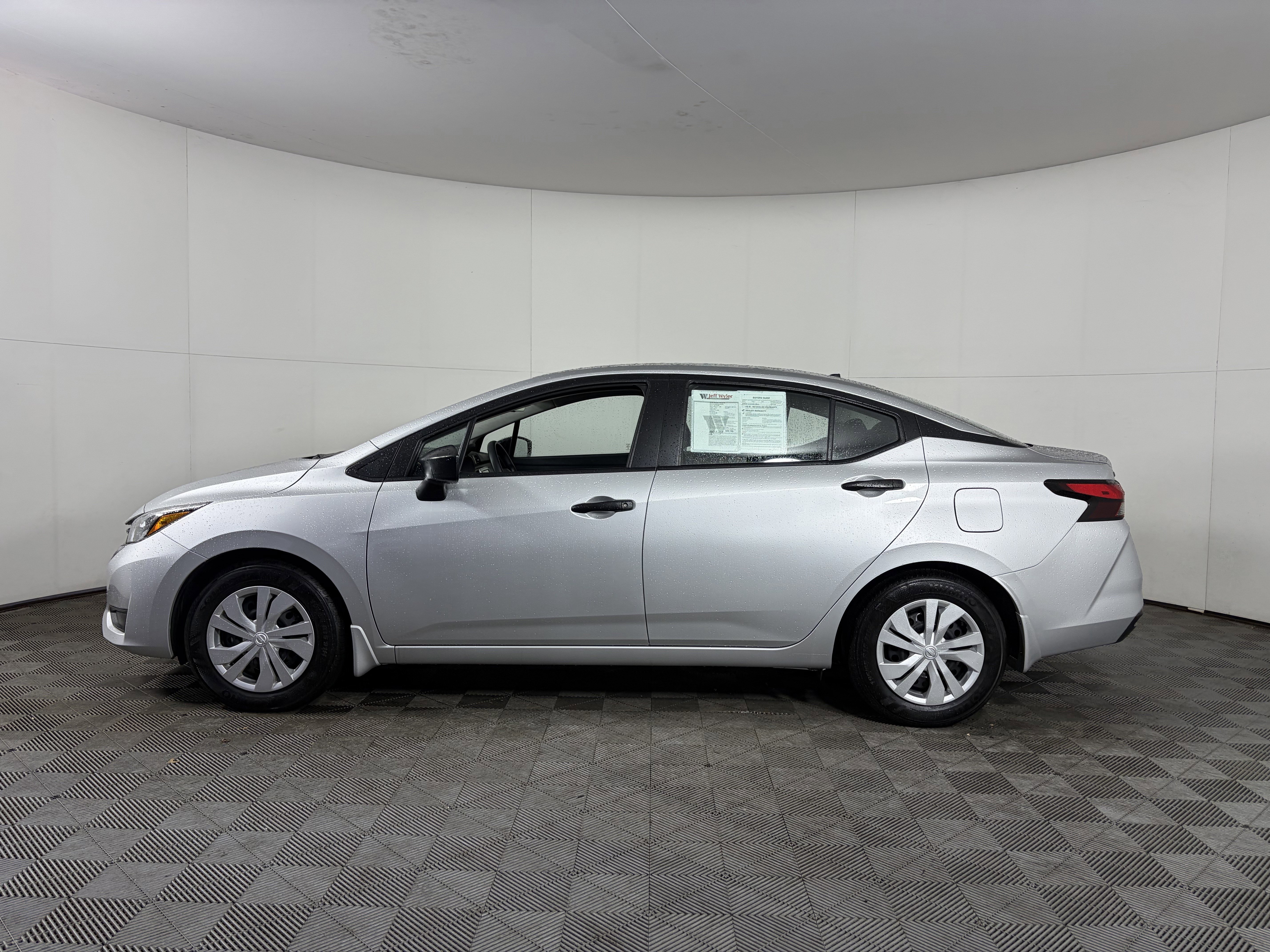 Used 2025 Nissan Versa S w/ Electronics Package FWD image 10