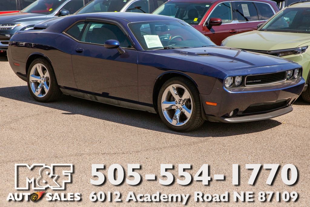 Used 2013 Dodge Challenger R/T RWD image 1