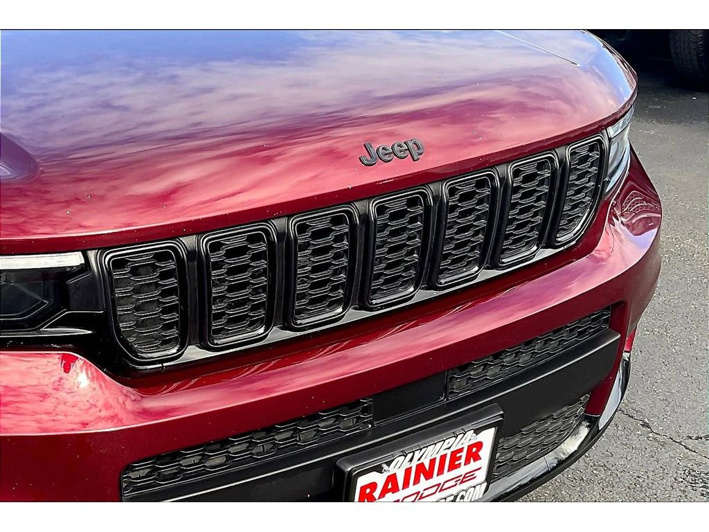 Used 2024 Jeep Grand Cherokee L Laredo image 31