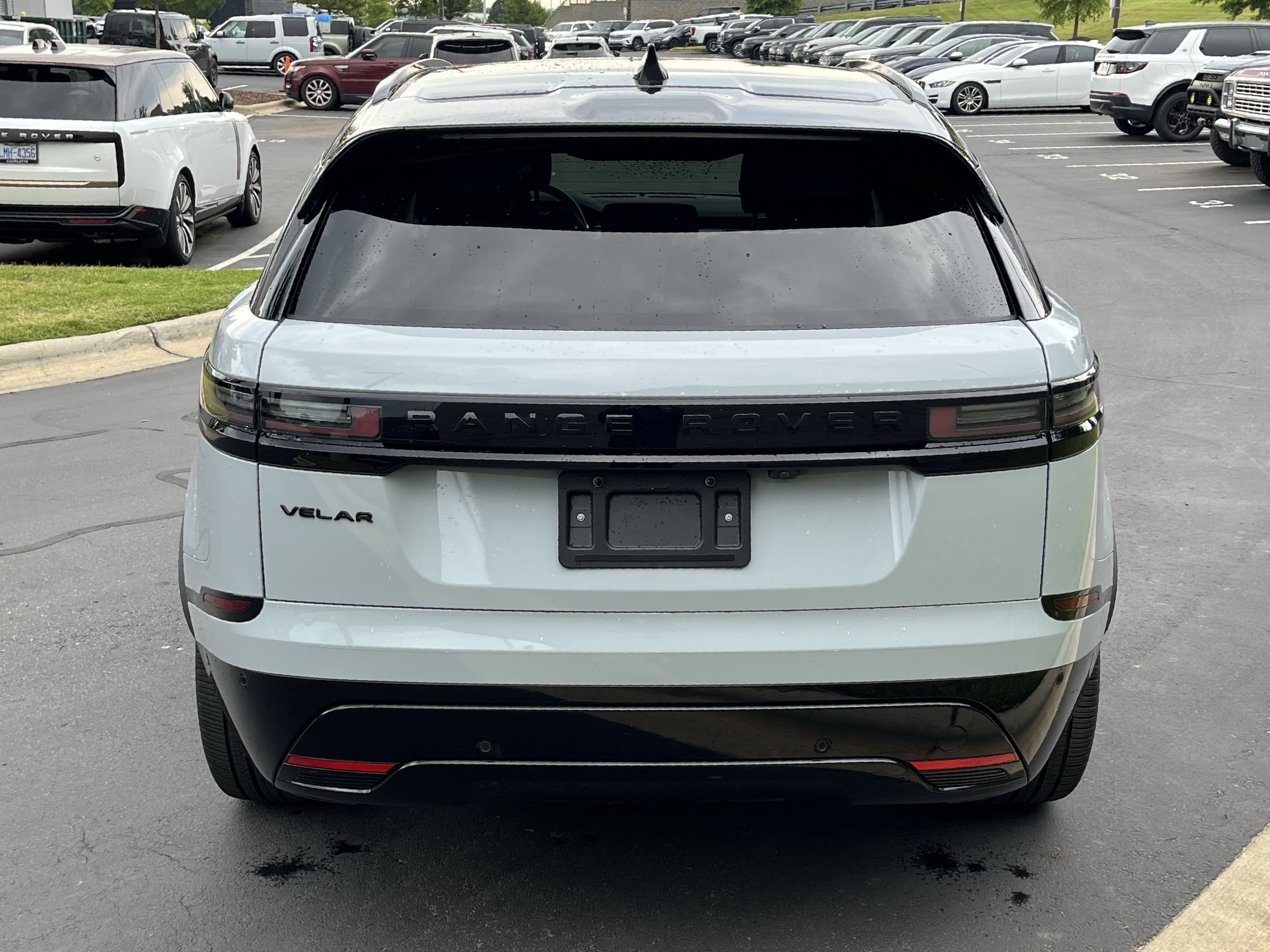 Used 2025 Land Rover Range Rover Velar Dynamic SE AWD/4WD image 6