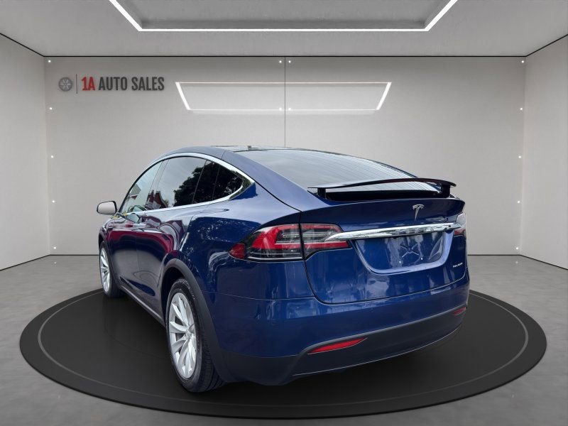 Used 2020 Tesla Model X Long Range image 3