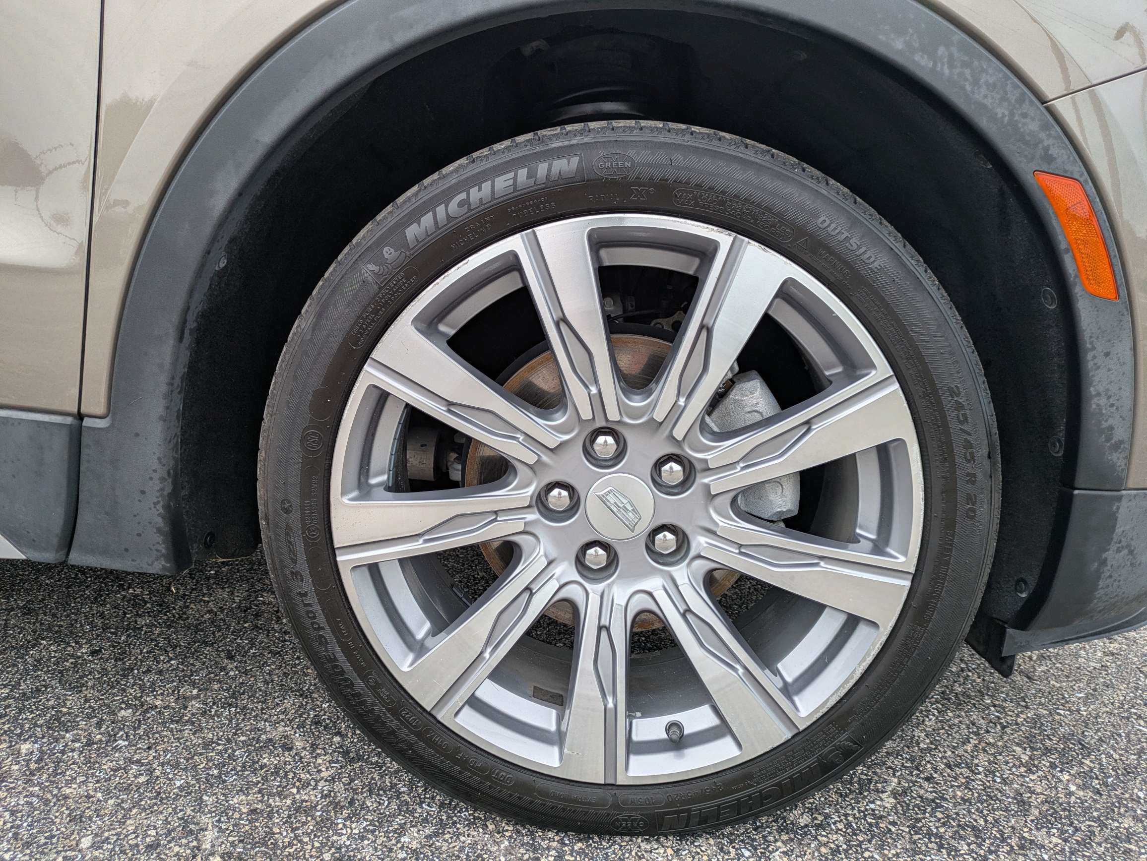 Used 2020 Cadillac XT4 Premium Luxury w/ Driver Assist Package FWD image 11