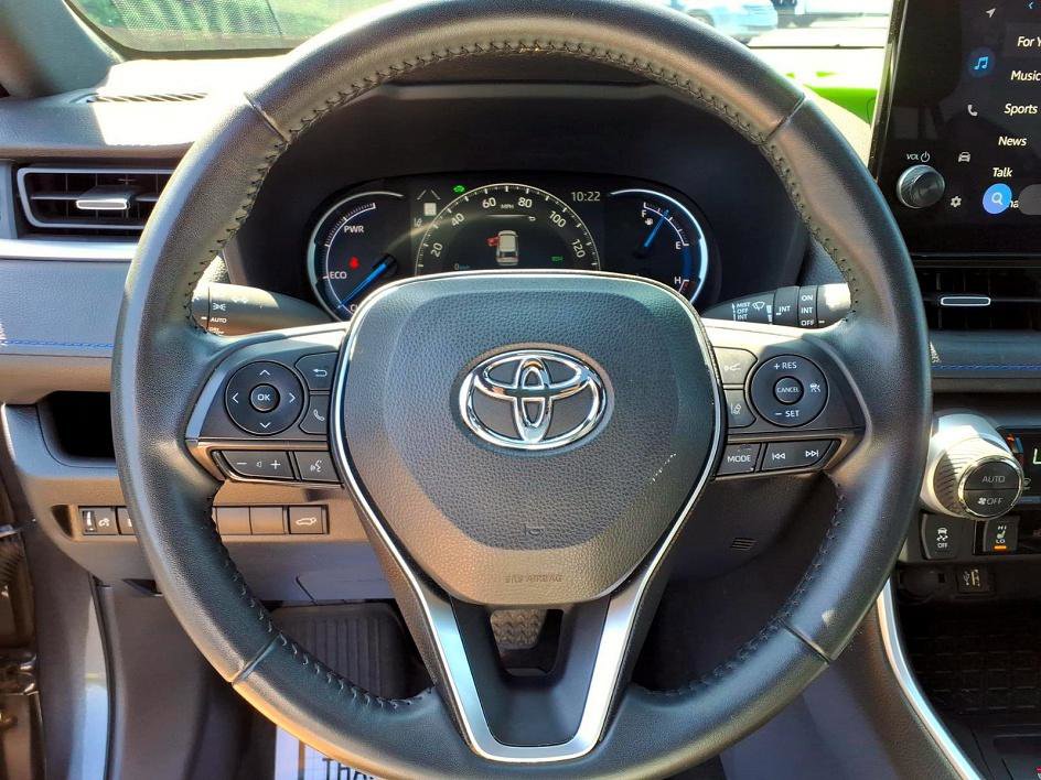 Used 2023 Toyota RAV4 XSE AWD/4WD image 25