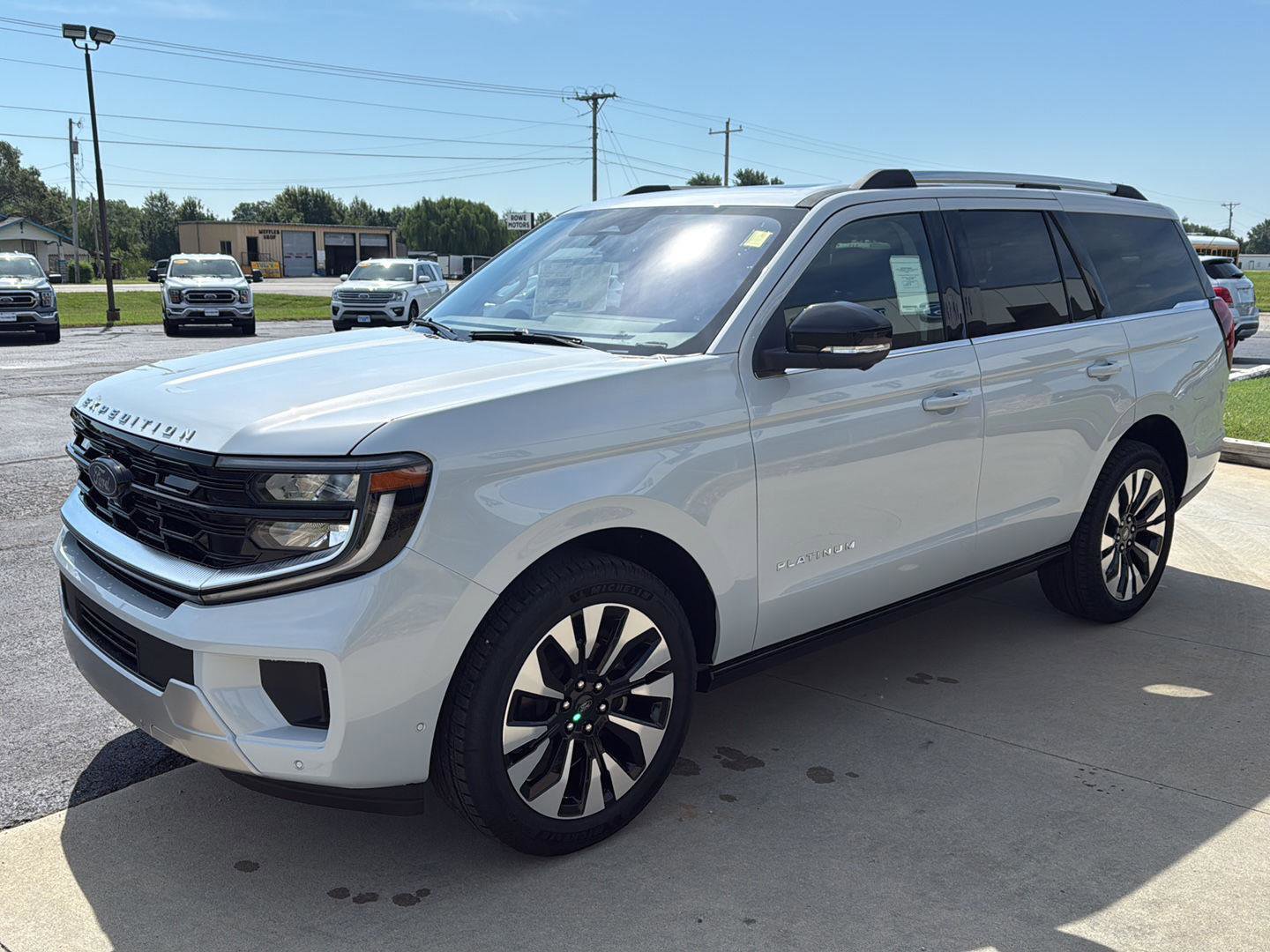 New 2025 Ford Expedition Platinum image 4