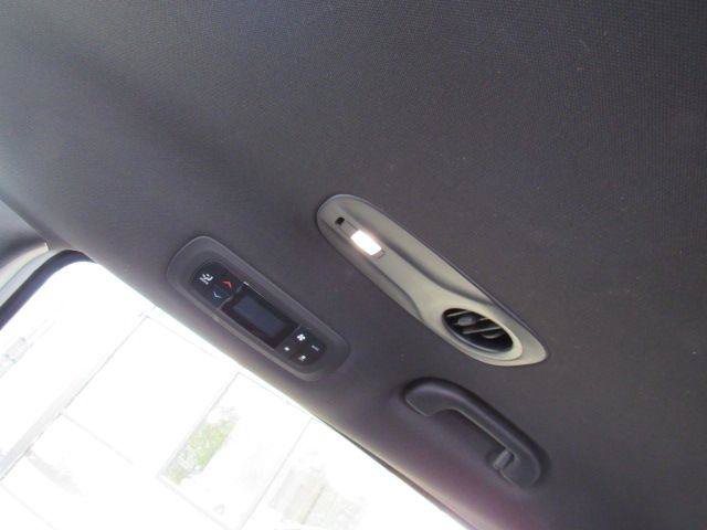 Used 2023 Chrysler Pacifica Touring FWD image 28
