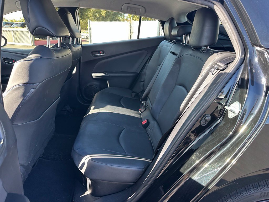 Certified 2017 Toyota Prius Three Touring FWD image 7