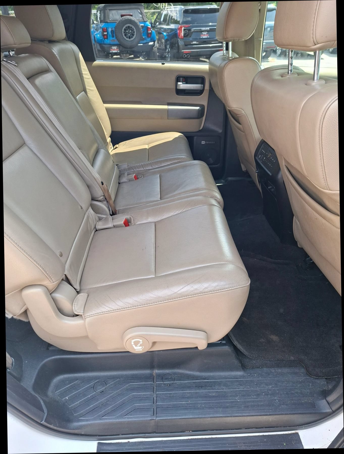 Used 2013 Toyota Sequoia Limited AWD/4WD image 10