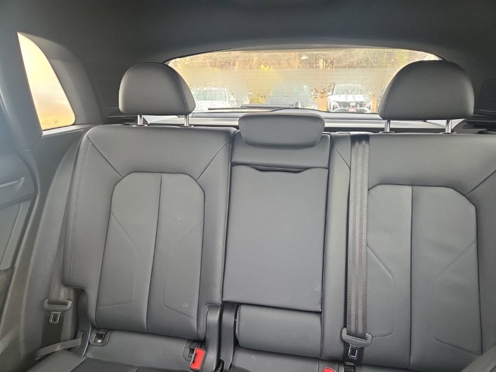 Used 2025 Audi Q3 2.0T Premium image 16