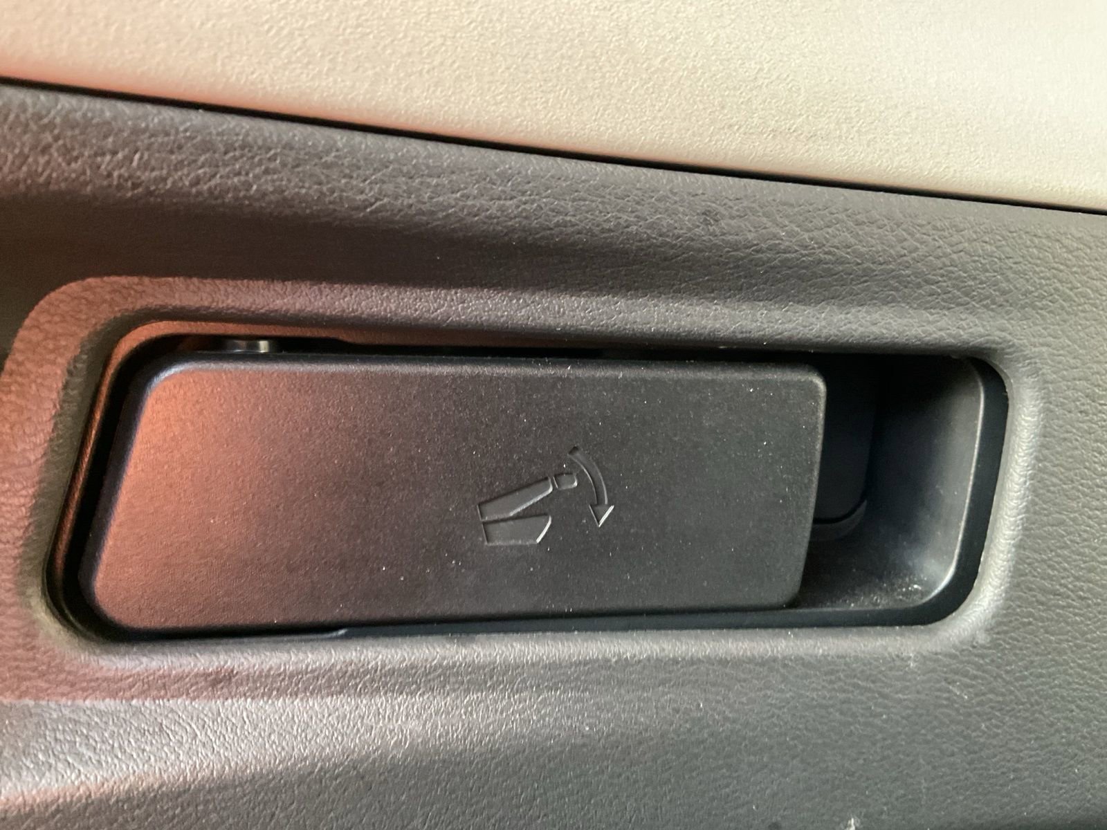 Used 2021 Nissan Rogue Platinum image 45