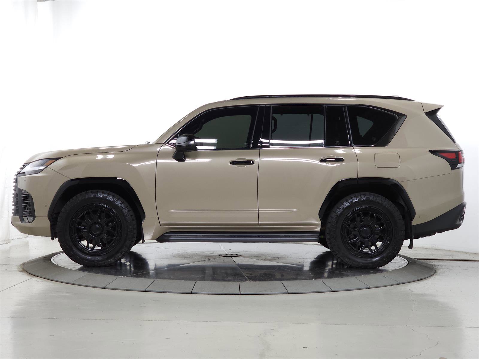 Certified 2025 Lexus LX 700h Overtrail AWD/4WD image 5
