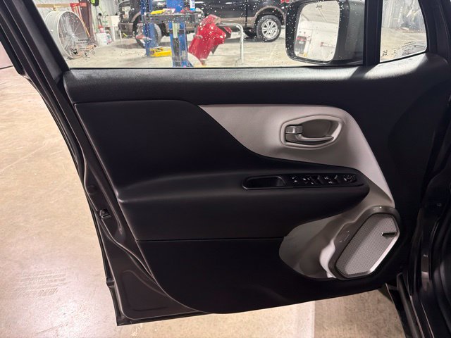 Used 2021 Jeep Renegade Limited w/ Sun & Sound Group AWD/4WD image 18