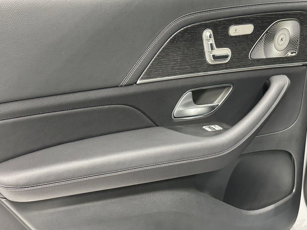 New 2026 Mercedes-Benz GLS 580 4MATIC image 26