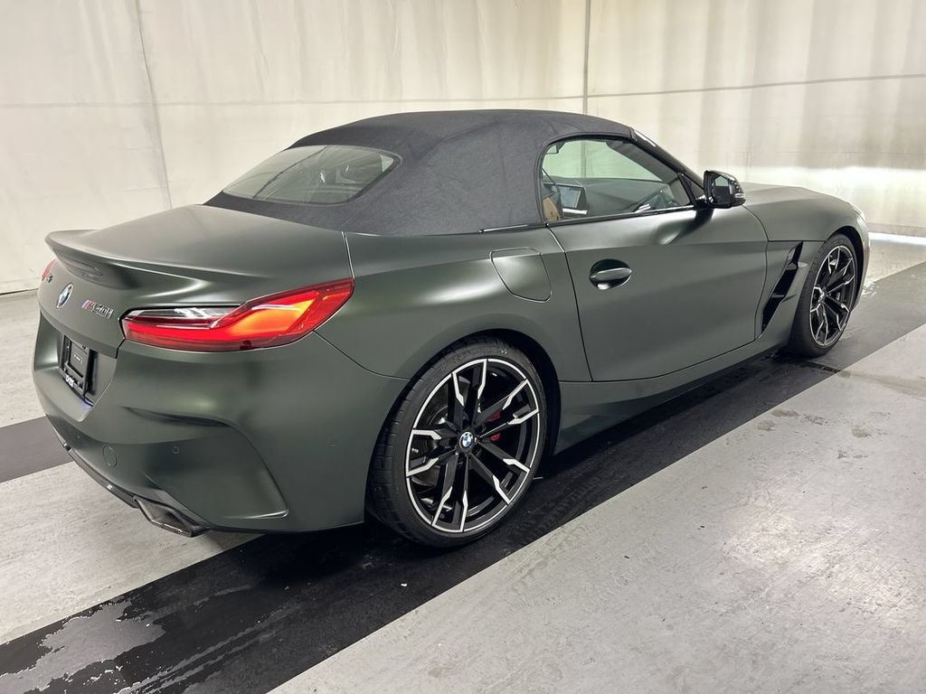 Used 2025 BMW Z4 M40i w/ Edition RWD image 2