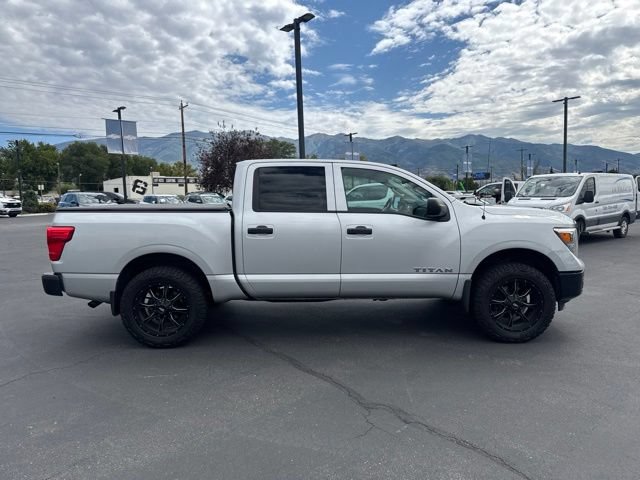Used 2017 Nissan Titan S AWD/4WD image 8