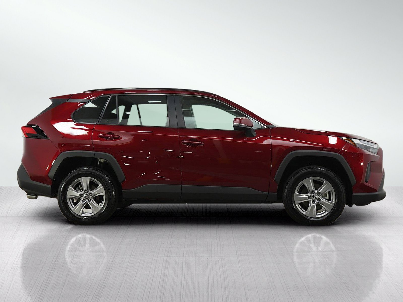 Used 2025 Toyota RAV4 XLE w/ Convenience Package AWD/4WD image 6