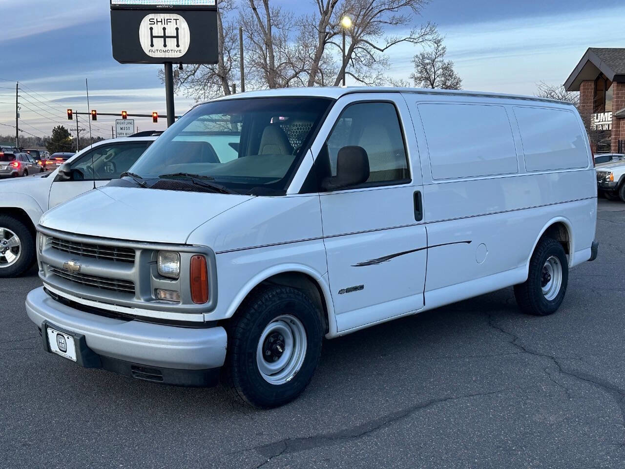 Used 2001 Chevrolet Express 1500 image 3