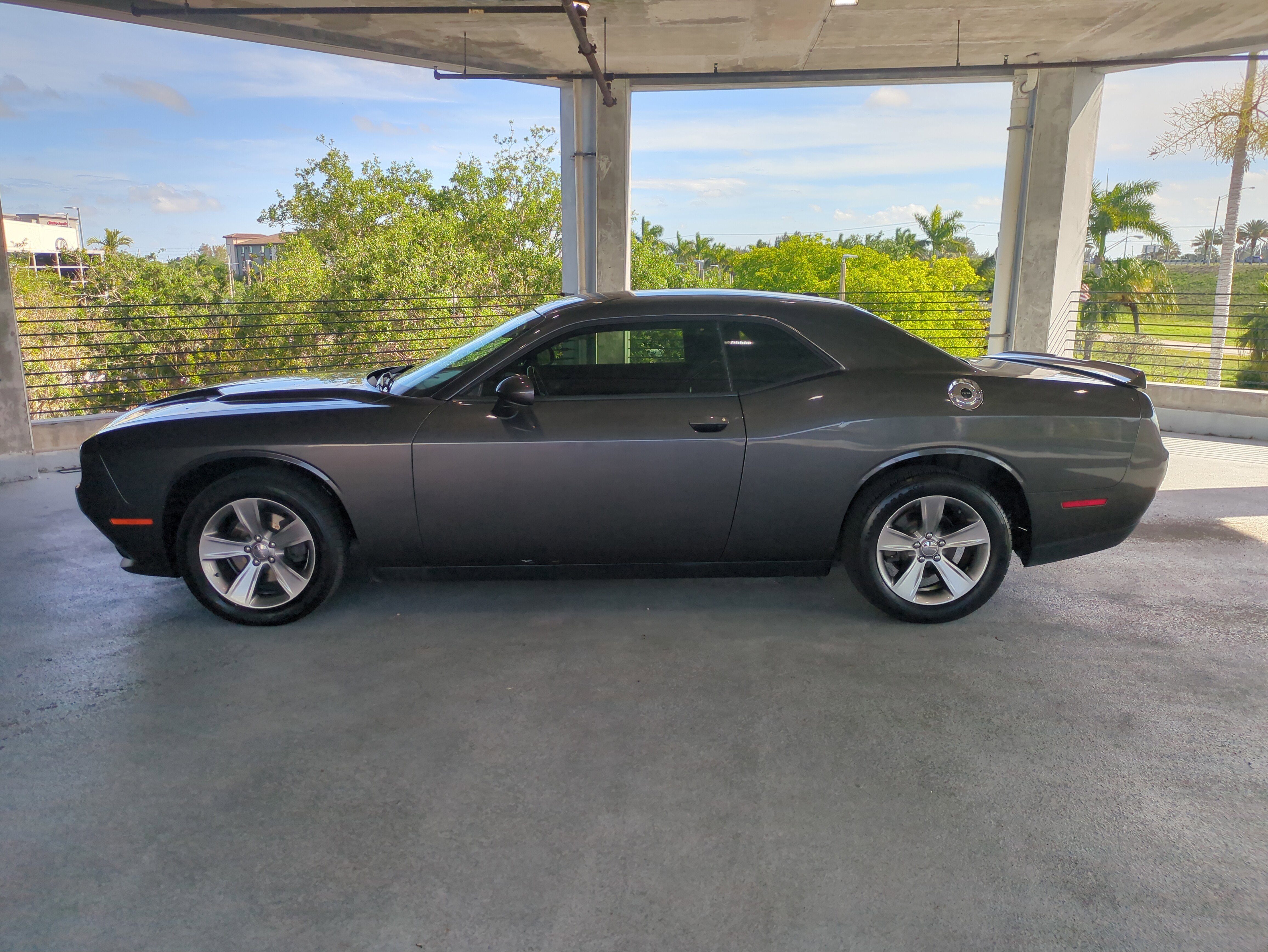 Used 2019 Dodge Challenger SXT image 8