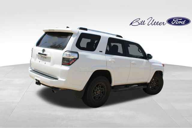 Used 2021 Toyota 4Runner SR5 Premium w/ Moonroof Package RWD image 5