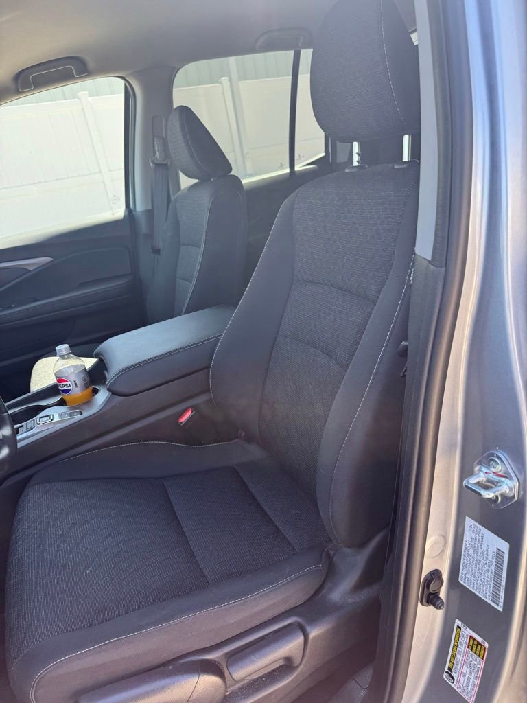 Used 2025 Honda Ridgeline Sport image 11