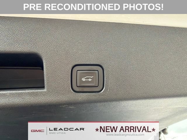 Used 2025 Chevrolet Traverse Z71 w/ LPO, Floor Liner Package AWD/4WD image 19