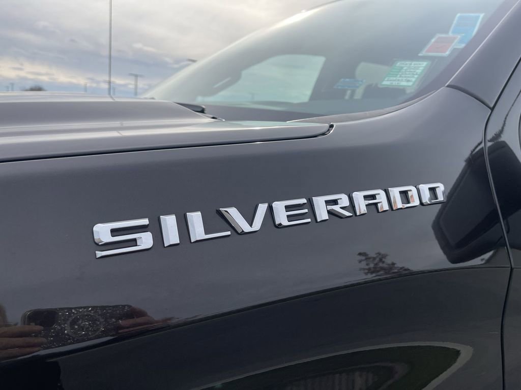 Used 2020 Chevrolet Silverado 1500 Custom w/ Custom Value Package image 12