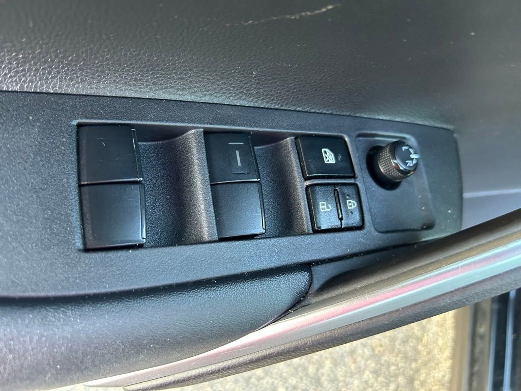 Used 2024 Toyota Corolla Cross L FWD image 16