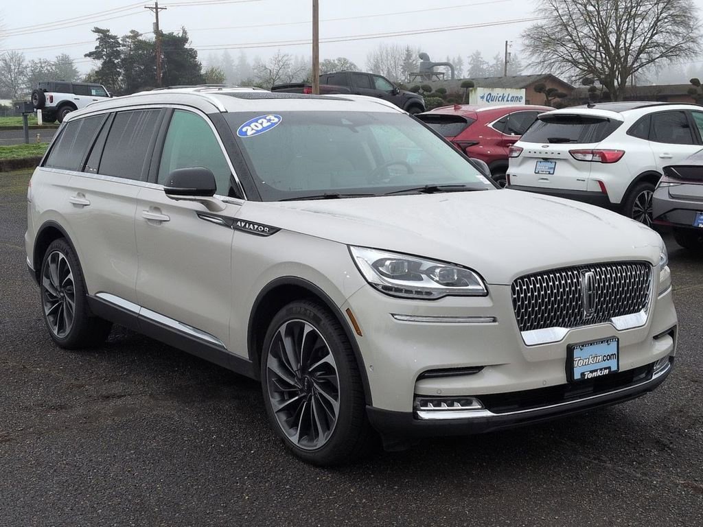 Used 2023 Lincoln Aviator Reserve w/ Equipment Group 201A image 7