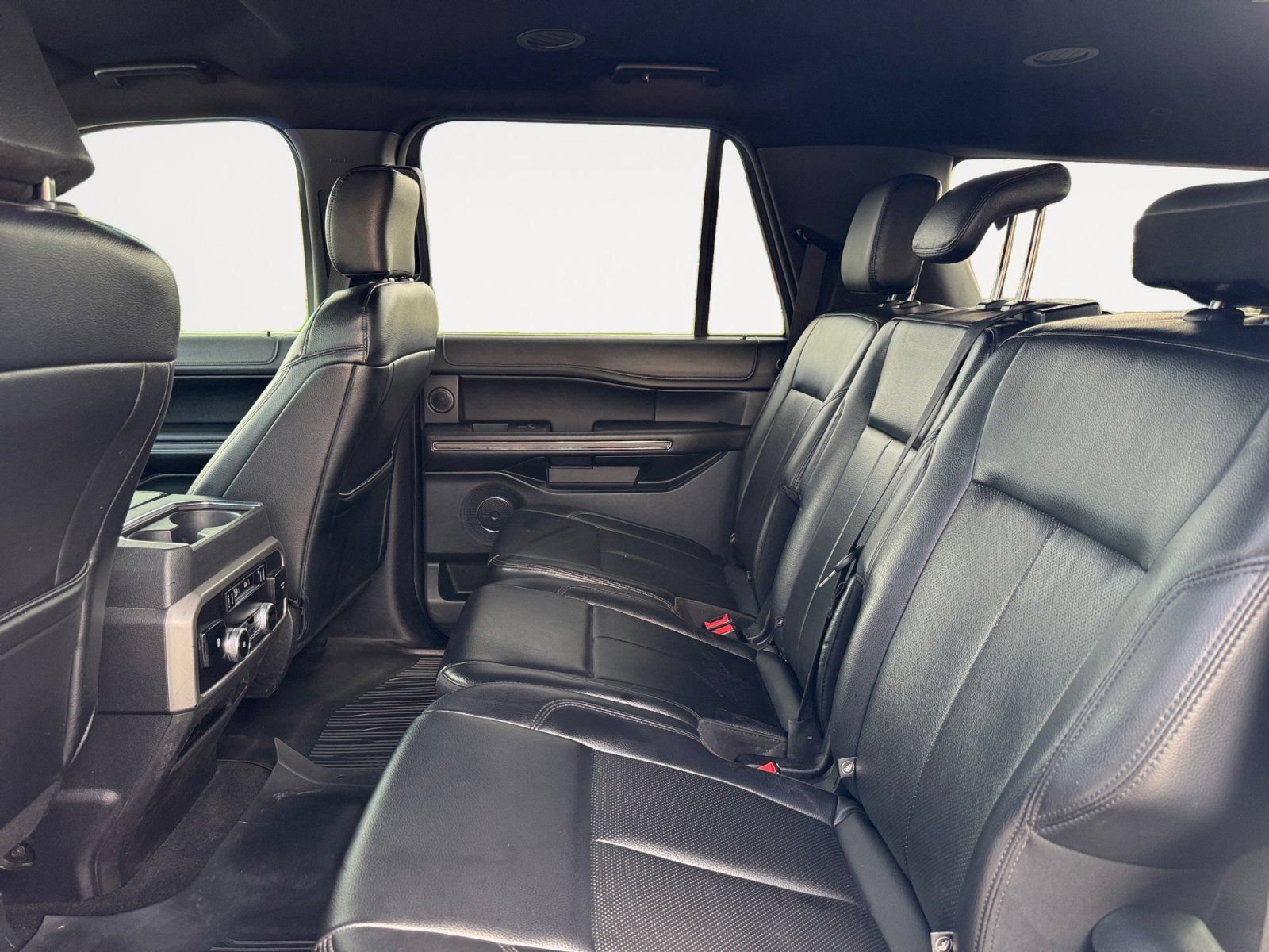 Used 2019 Ford Expedition Max XLT w/ Equipment Group 202A AWD/4WD image 13
