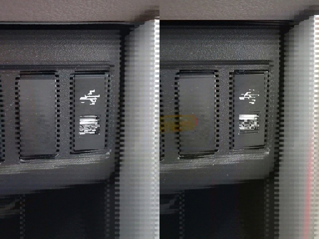 Certified 2022 Toyota Corolla Cross LE image 23