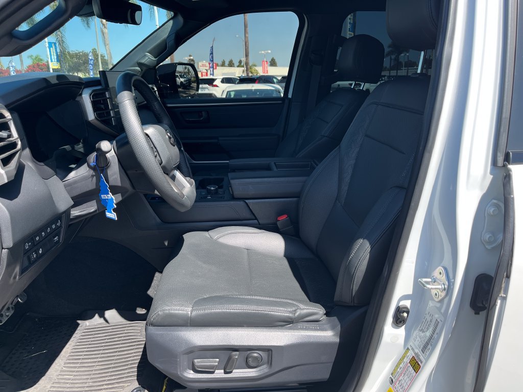 Used 2025 Toyota Tundra Limited w/ TRD Off-Road Package AWD/4WD image 20