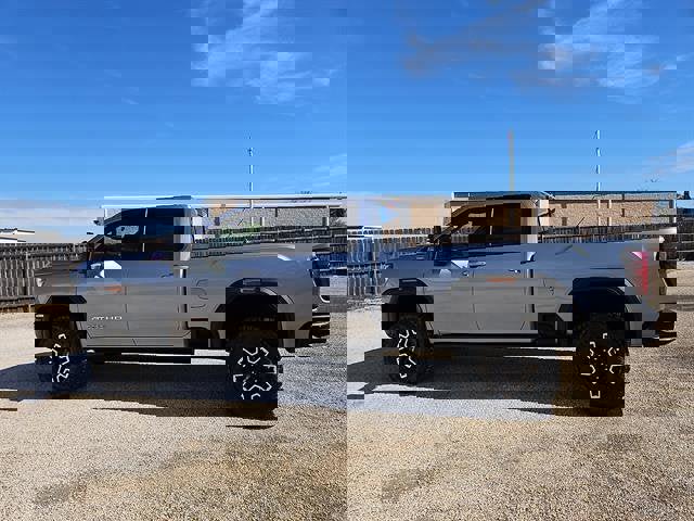 New 2026 GMC Sierra 2500 AT4X image 2