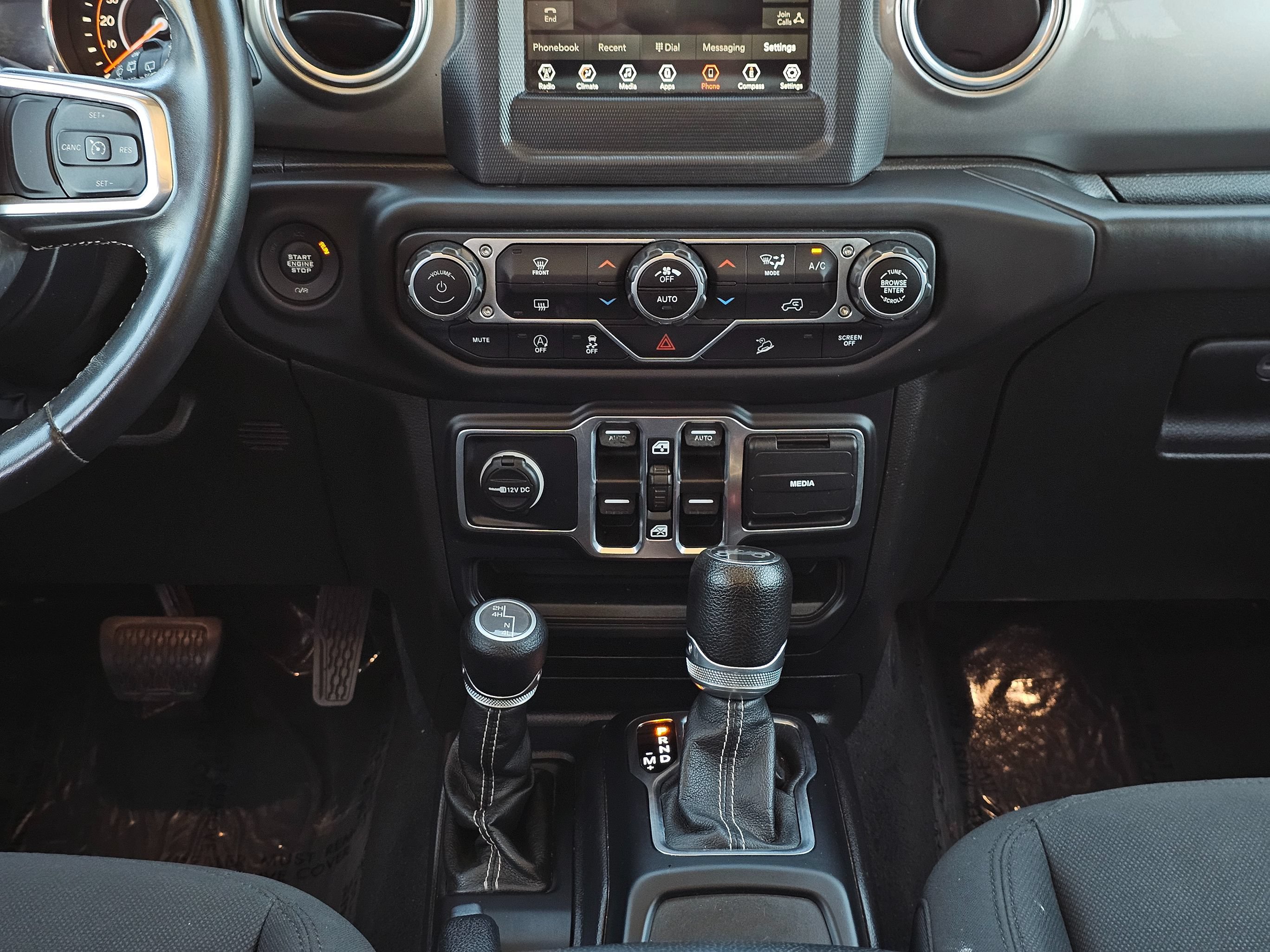 Used 2019 Jeep Wrangler Unlimited Sahara AWD/4WD image 24