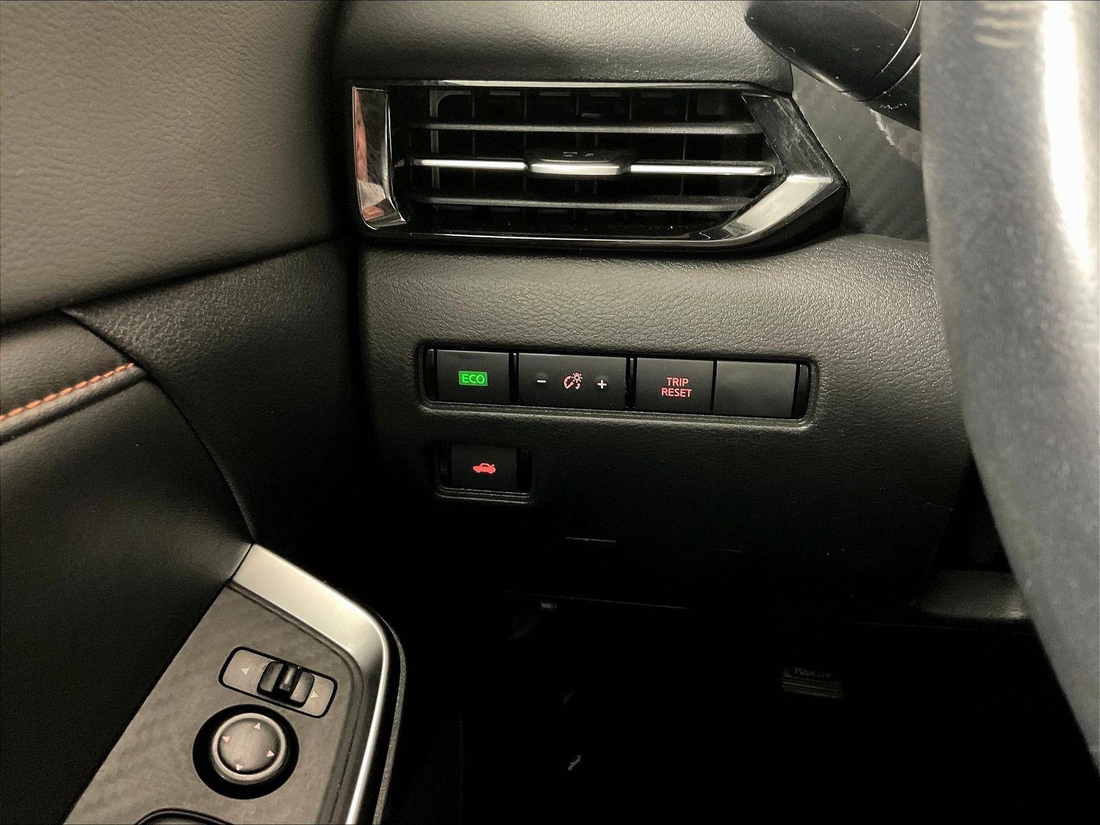 Used 2021 Nissan Sentra SR w/ SR Premium Package FWD image 15