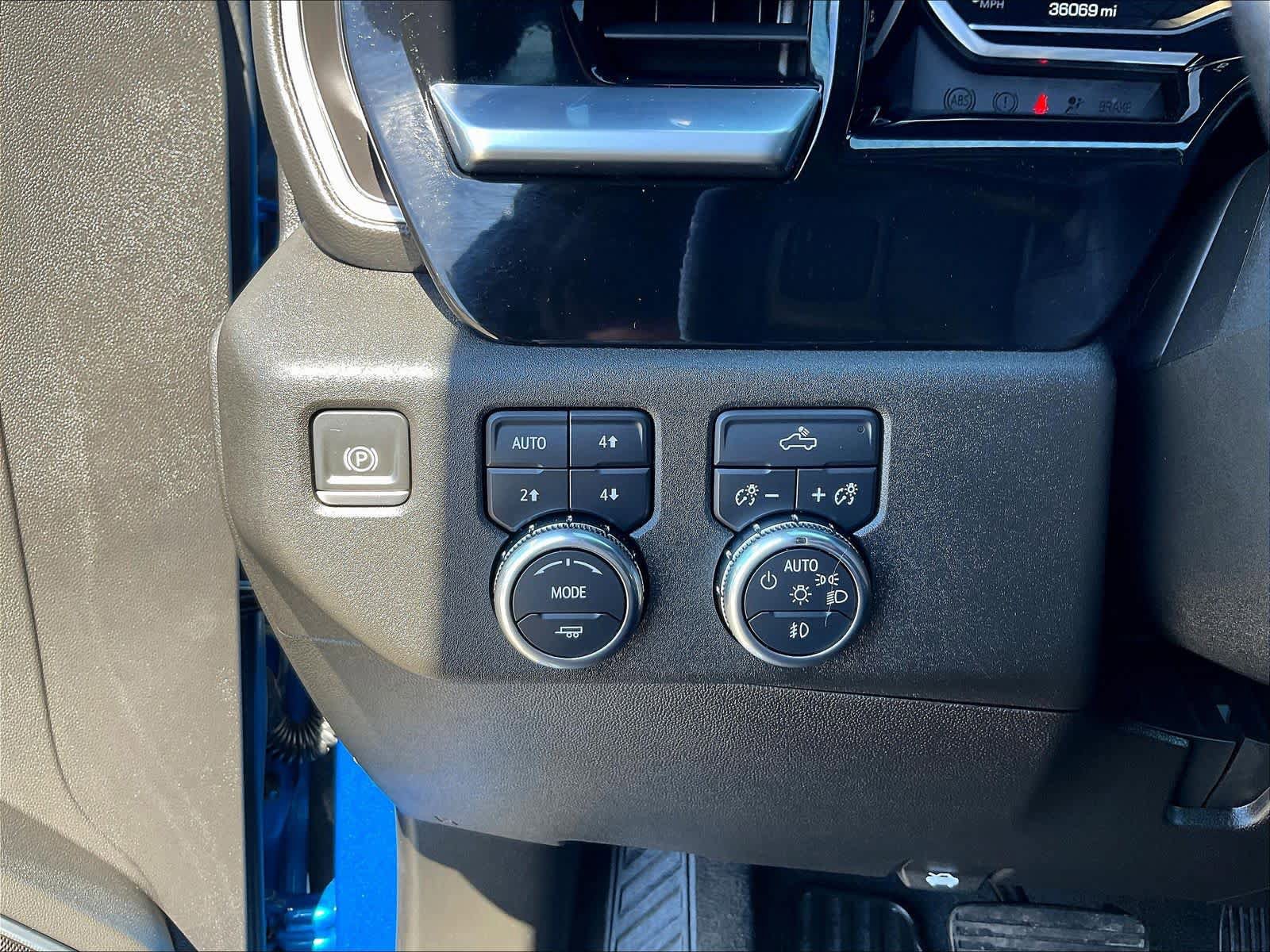 Used 2022 GMC Sierra 1500 Elevation w/ X31 Off-Road Package AWD/4WD image 26