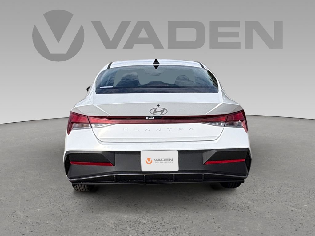 New 2026 Hyundai Elantra SE FWD image 18