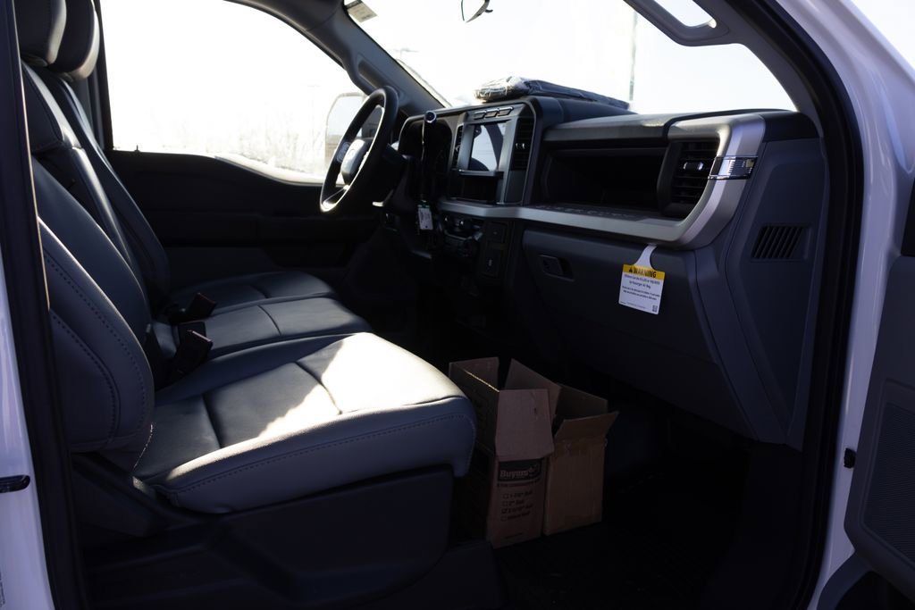 New 2024 Ford F550 4x4 Regular Cab Super Duty image 15