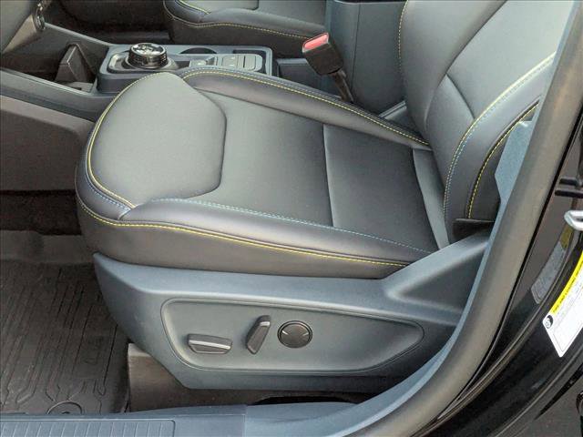 New 2025 Ford Maverick Lobo image 4