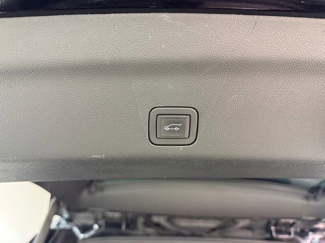 Certified 2024 GMC Yukon AT4 w/ Technology Package image 9