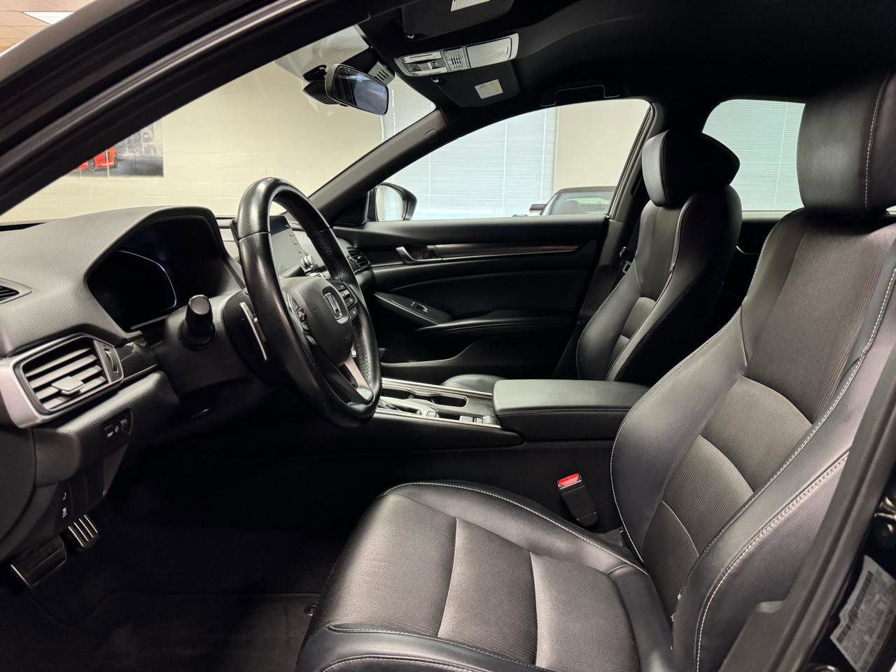 Used 2018 Honda Accord Sport image 23