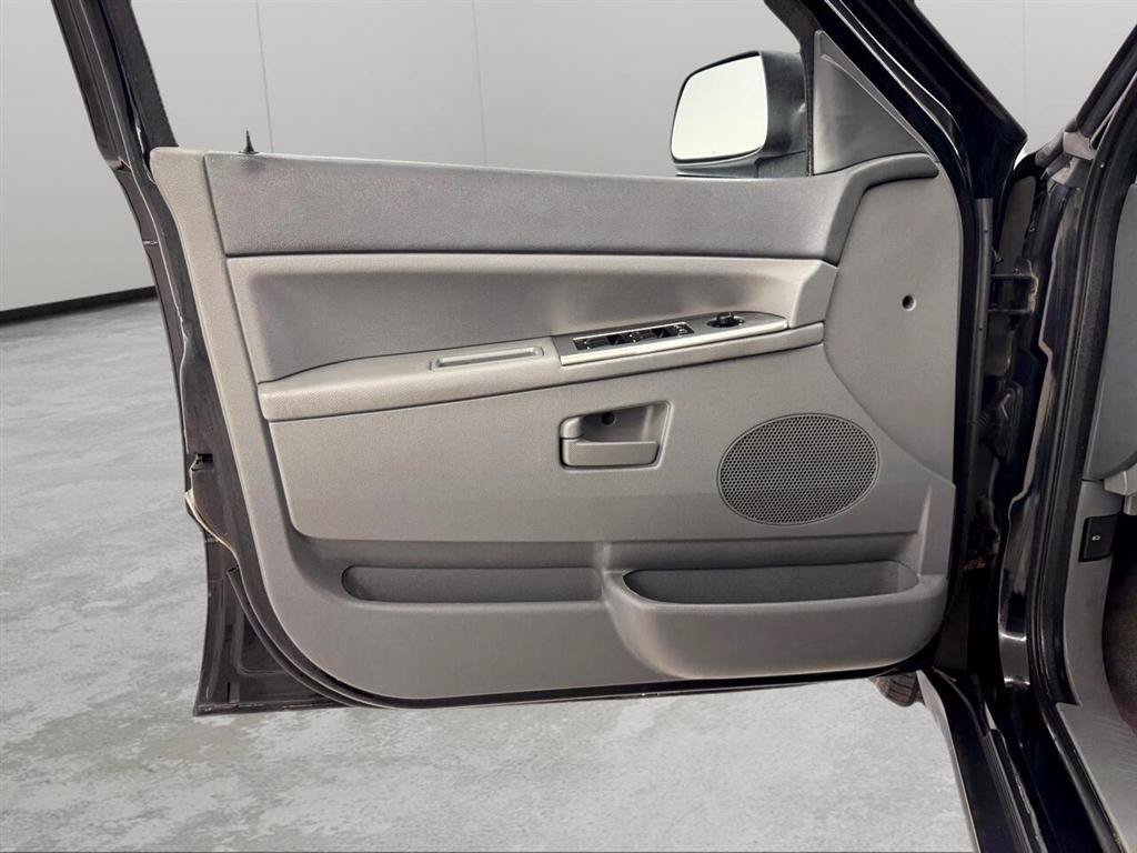 Used 2007 Jeep Grand Cherokee Laredo RWD image 11