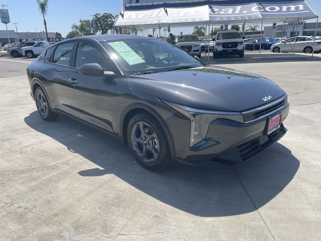 Used 2025 Kia K4 FWD image 2