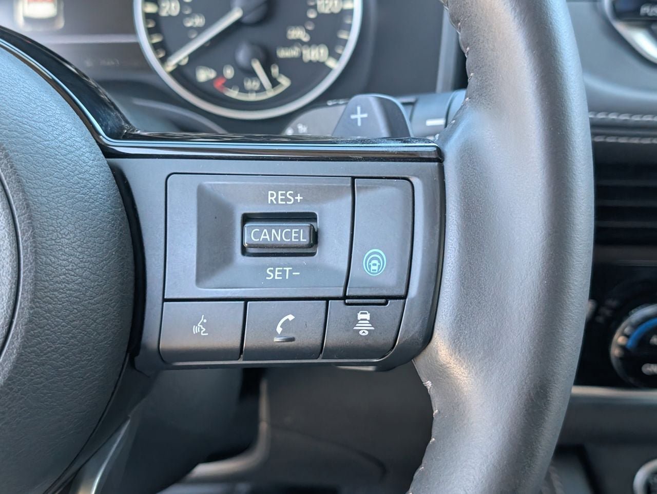 Used 2023 Nissan Rogue SL FWD image 21