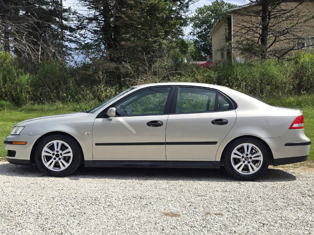 Used 2005 Saab 9-3 Linear FWD image 3