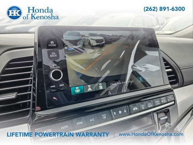 New 2026 Honda Odyssey Touring image 18