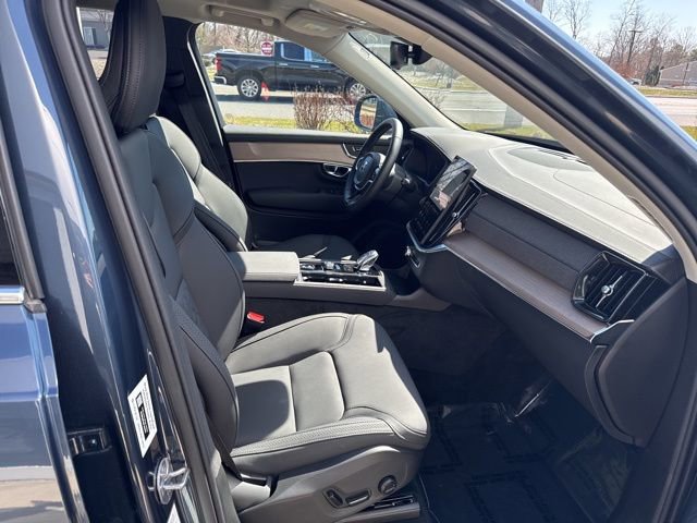 Certified 2025 Volvo XC90 B6 Plus AWD/4WD image 15