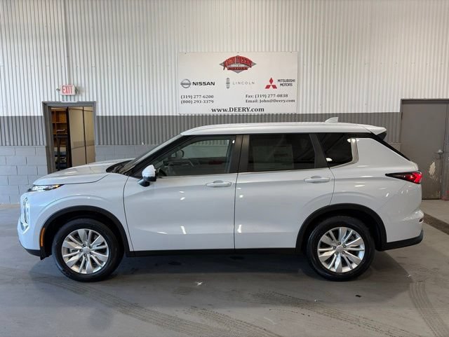 New 2026 Mitsubishi Outlander ES AWD/4WD image 7
