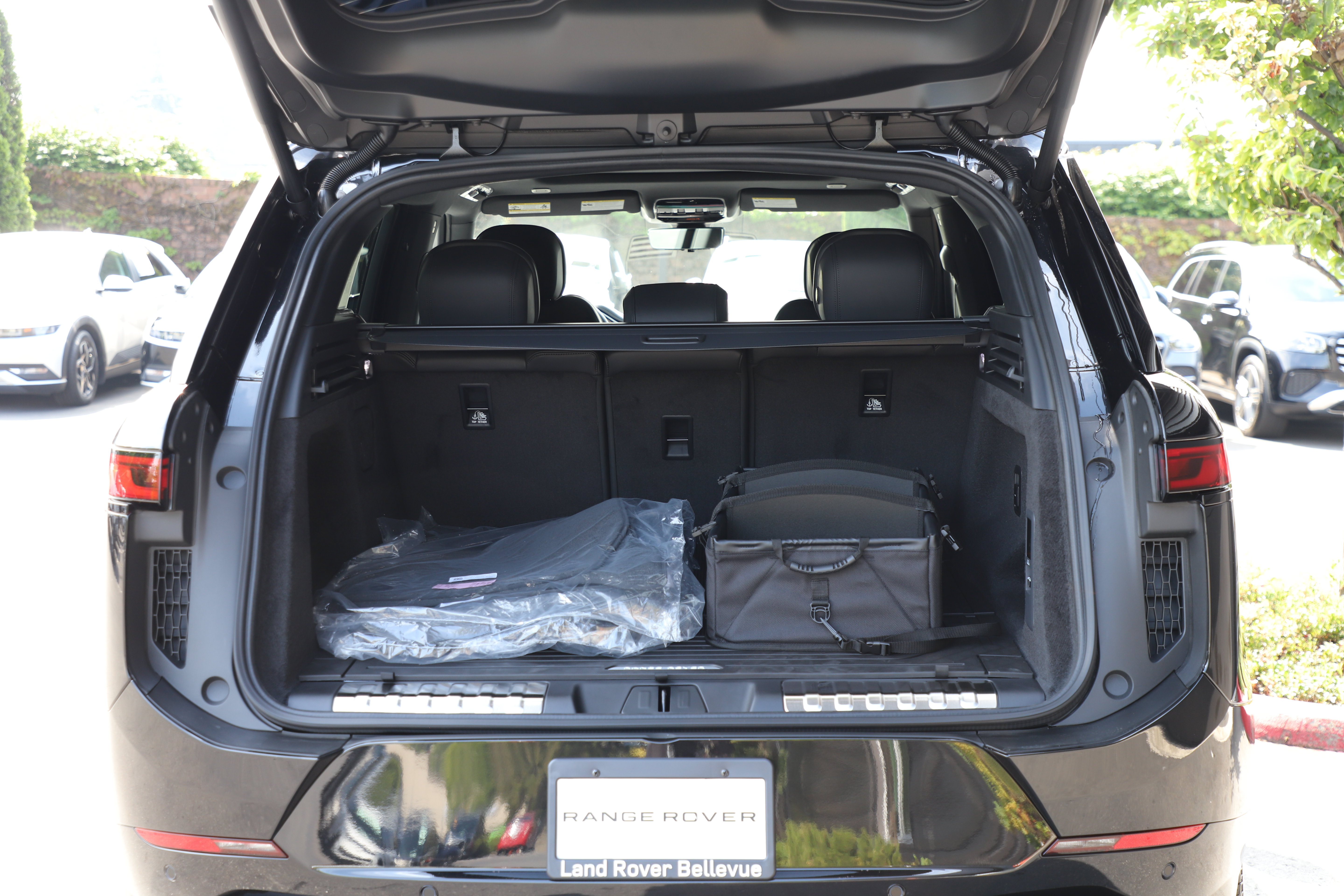 New 2026 Land Rover Range Rover Sport Dynamic SE AWD/4WD image 16
