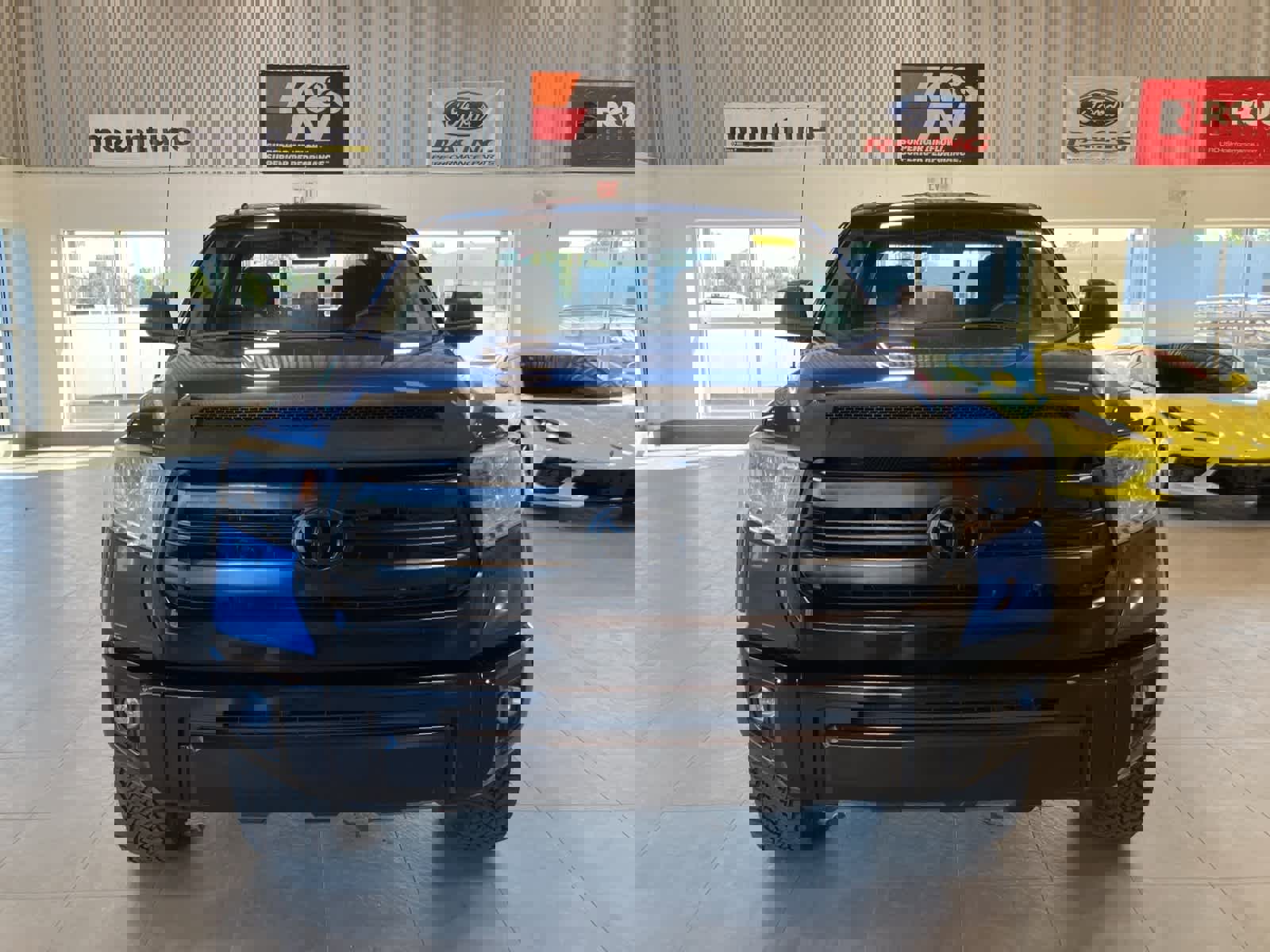 Used 2016 Toyota Tundra SR5 image 2