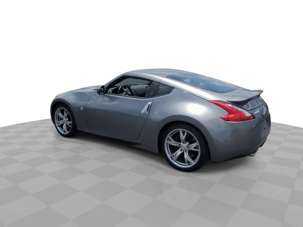 Used 2011 Nissan 370Z Coupe w/ Sport Pkg RWD image 6